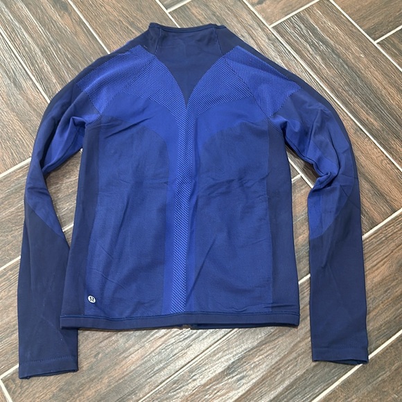 Lululemon - Picture 2 of 4